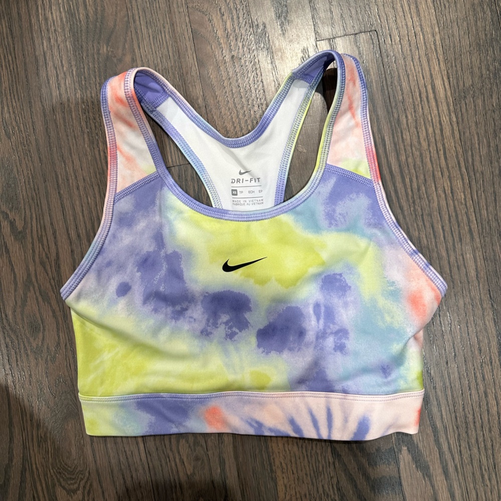Nike top